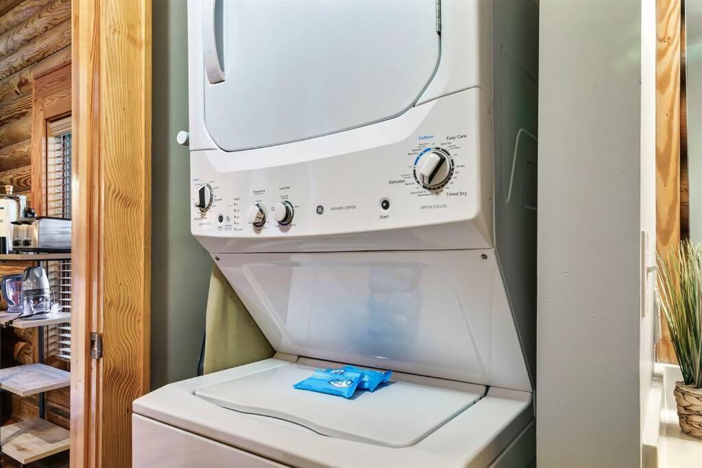 2 Miles From Dollywood Family Resort With Seasonal Outdoor Swimming Pool, Year Around Heated Indoor Swimming Pool, Townhome Style Cabin, Private Hot Tub, Arcade, Tv, Wifi, Kitchen With Refrigerator, Washer And Dryer Pigeon Forge Ngoại thất bức ảnh