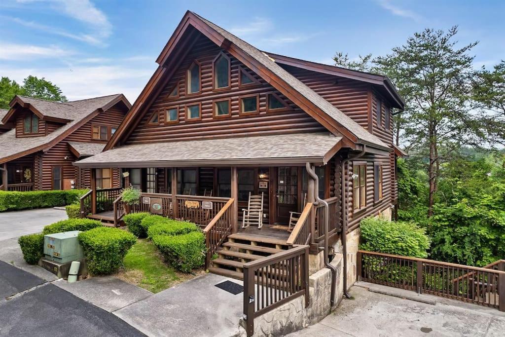 2 Miles From Dollywood Family Resort With Seasonal Outdoor Swimming Pool, Year Around Heated Indoor Swimming Pool, Townhome Style Cabin, Private Hot Tub, Arcade, Tv, Wifi, Kitchen With Refrigerator, Washer And Dryer Pigeon Forge Ngoại thất bức ảnh
