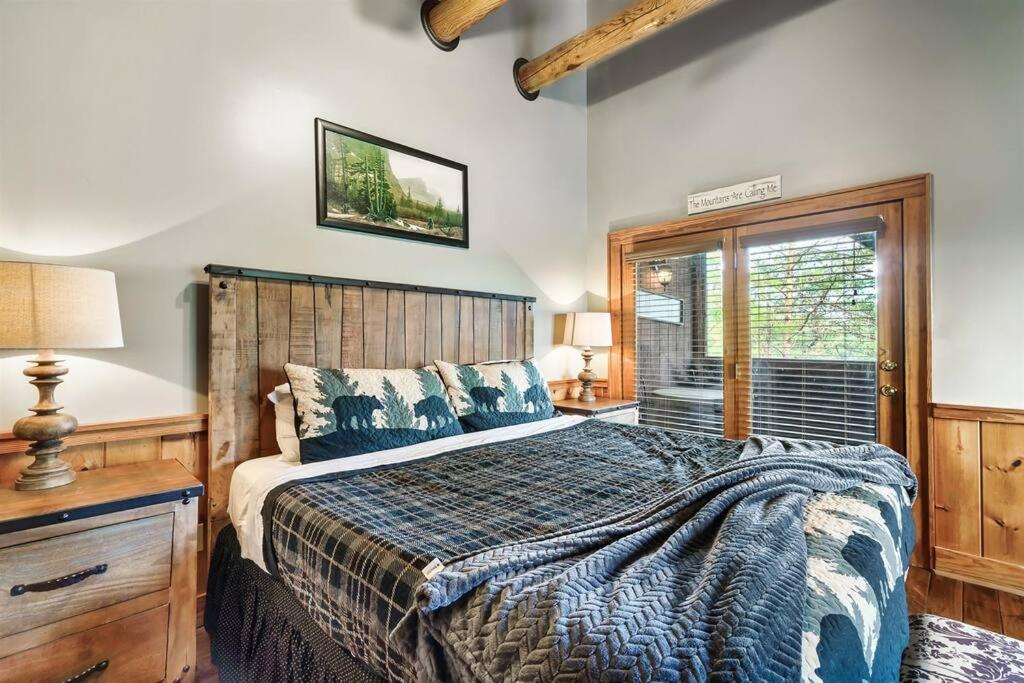 2 Miles From Dollywood Family Resort With Seasonal Outdoor Swimming Pool, Year Around Heated Indoor Swimming Pool, Townhome Style Cabin, Private Hot Tub, Arcade, Tv, Wifi, Kitchen With Refrigerator, Washer And Dryer Pigeon Forge Ngoại thất bức ảnh