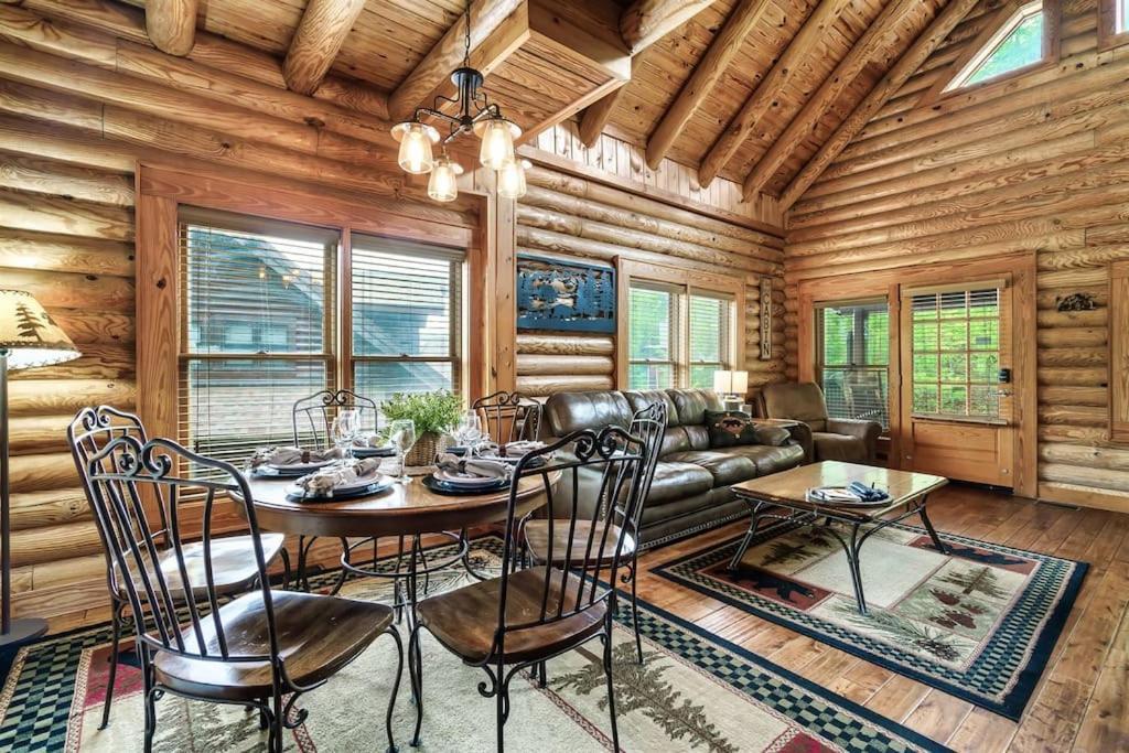 2 Miles From Dollywood Family Resort With Seasonal Outdoor Swimming Pool, Year Around Heated Indoor Swimming Pool, Townhome Style Cabin, Private Hot Tub, Arcade, Tv, Wifi, Kitchen With Refrigerator, Washer And Dryer Pigeon Forge Ngoại thất bức ảnh