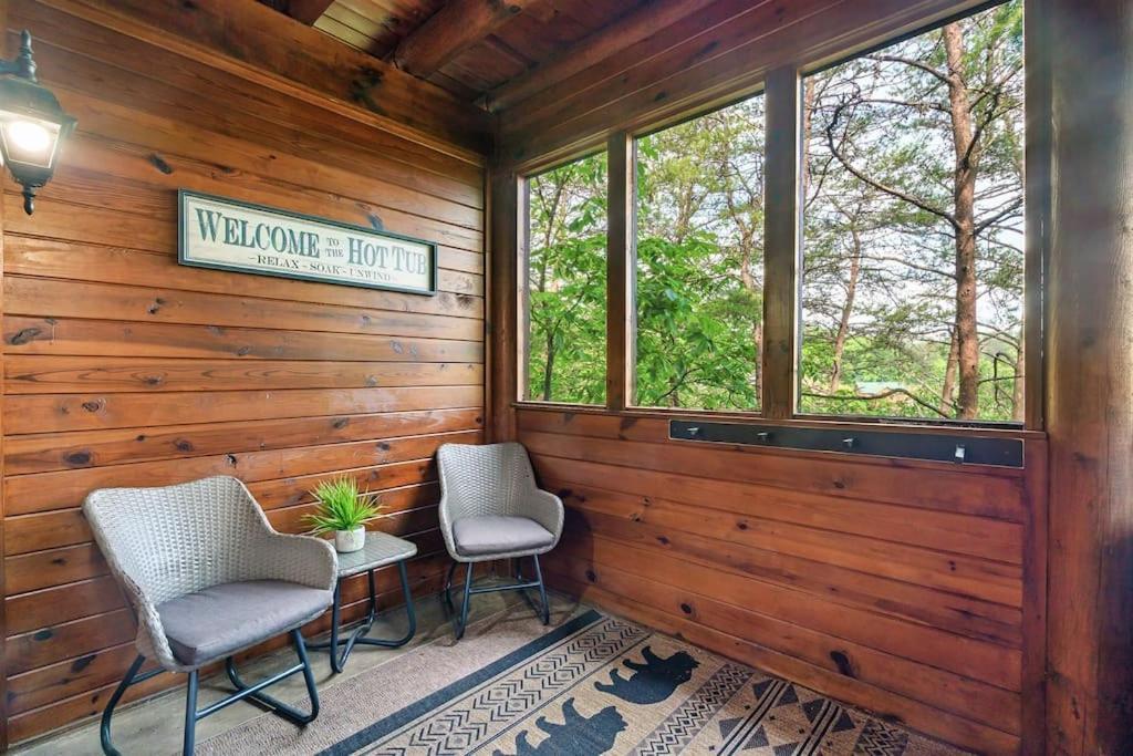 2 Miles From Dollywood Family Resort With Seasonal Outdoor Swimming Pool, Year Around Heated Indoor Swimming Pool, Townhome Style Cabin, Private Hot Tub, Arcade, Tv, Wifi, Kitchen With Refrigerator, Washer And Dryer Pigeon Forge Ngoại thất bức ảnh